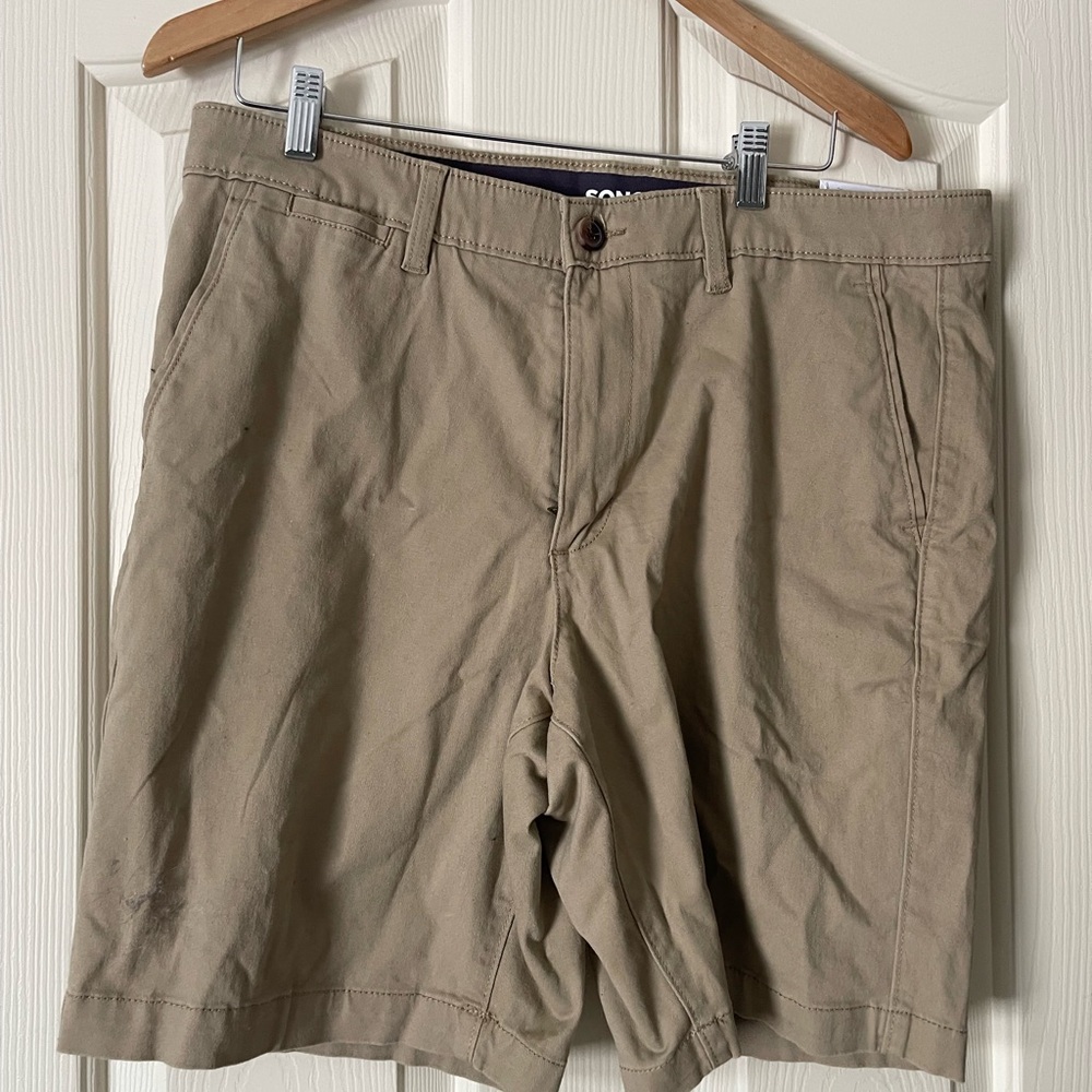 Men’s NWT flat front khaki shorts